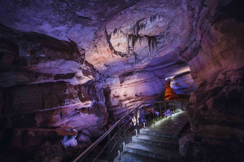 ბილიკი სატაფლიის მღვიმეში - Path in Sataplia Cave